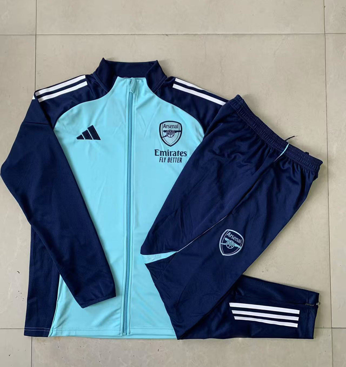 PANTALONES + SUDADERA ARSENAL VII 25/26