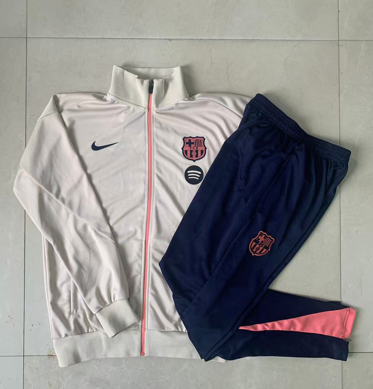 PANTALONES + SUDADERA BARCELONA III 25/26