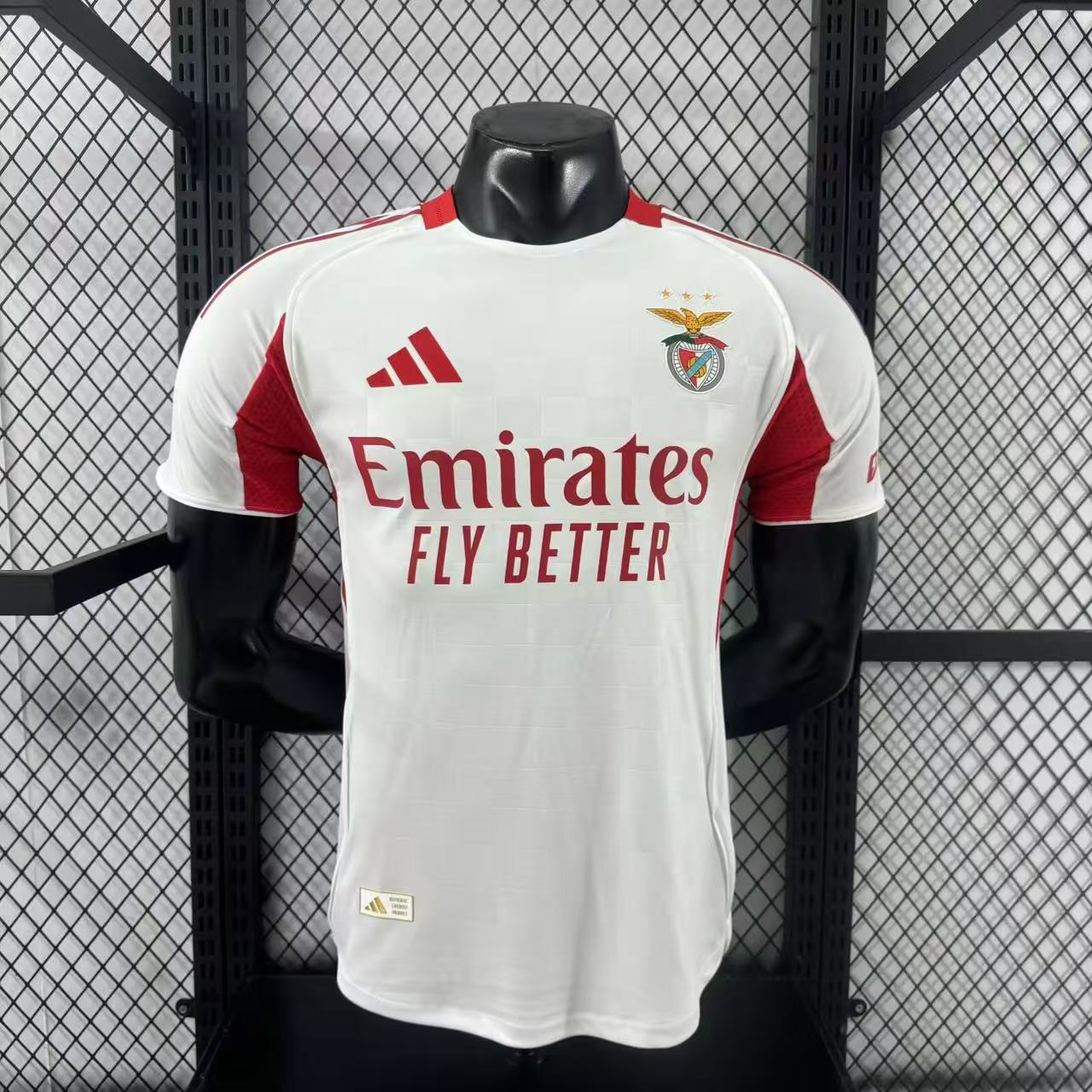 BENFICA III 25/26 HOMBRE (VERSIÓN JUGADOR)