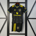 MANCHESTER UNITED III 25/26 CONJUNTO INFANTIL