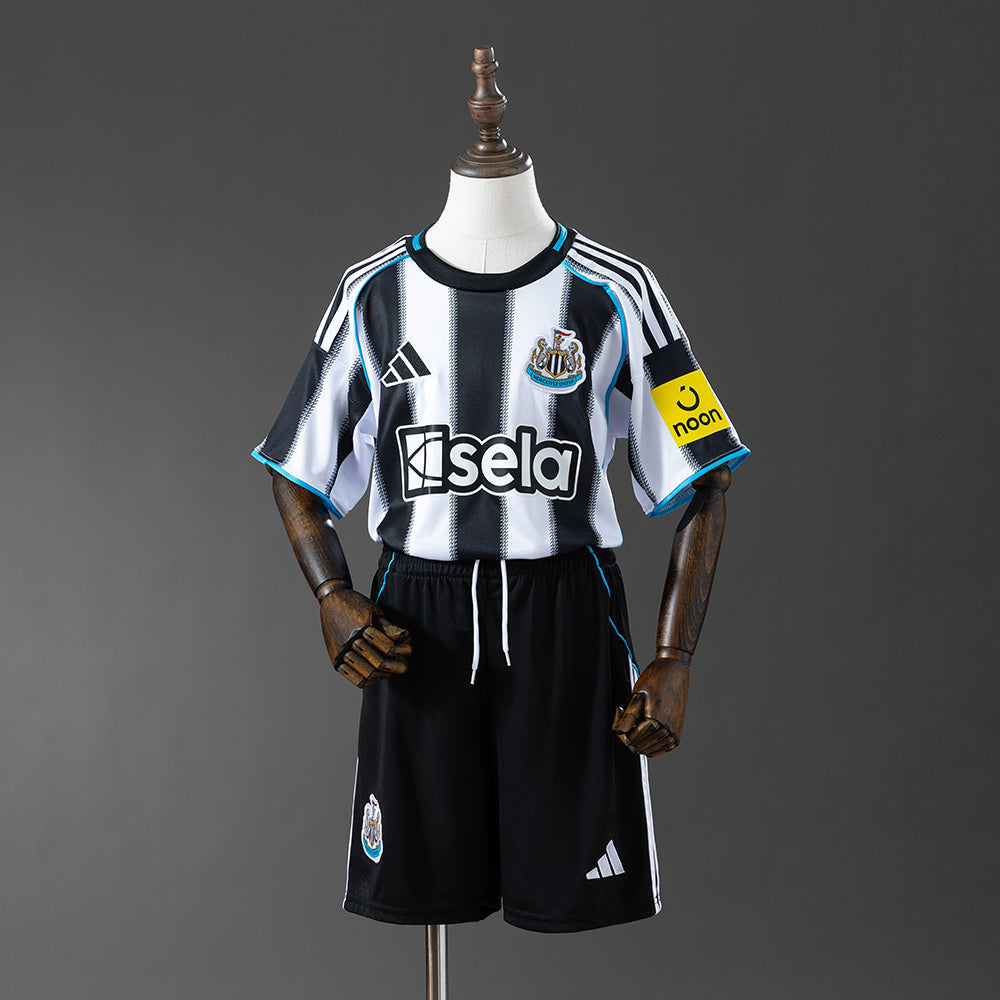 NEWCASTLE I 25/26 CONJUNTO INFANTIL
