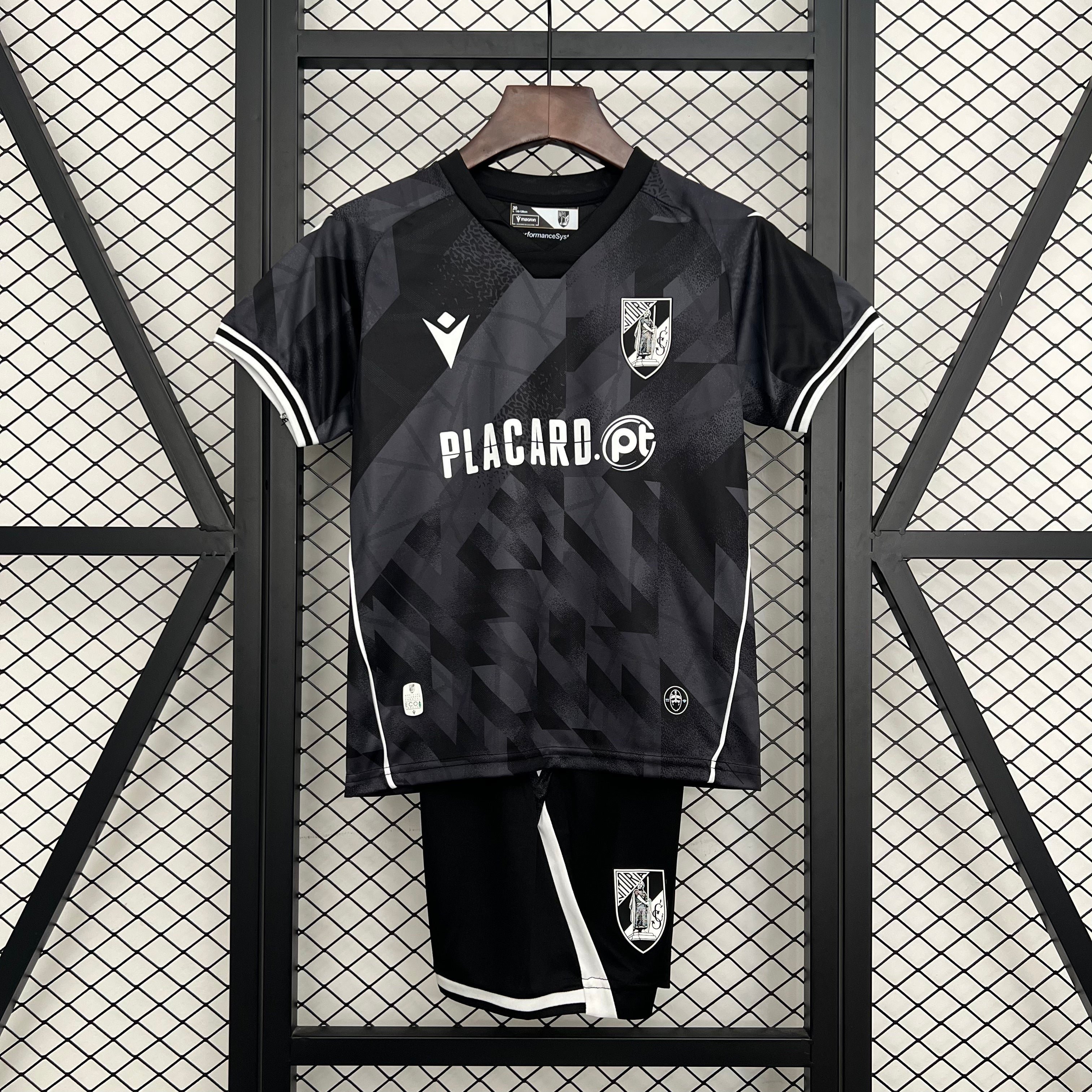 VITÓRIA DE GUIMARÃES II 25/26 CONJUNTO INFANTIL